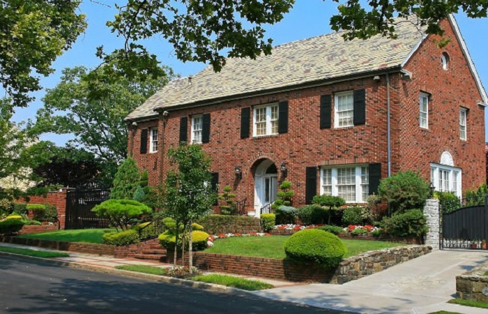 Brick, Stone and Concrete: Pros and Cons of the Most Commonly Used Materials in Masonry Construction